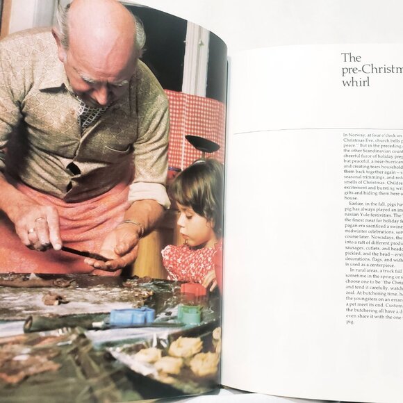 Christmas in Scandinavia World Book Series 1977 Treats Music Decorations Plates - Picture 5 of 12